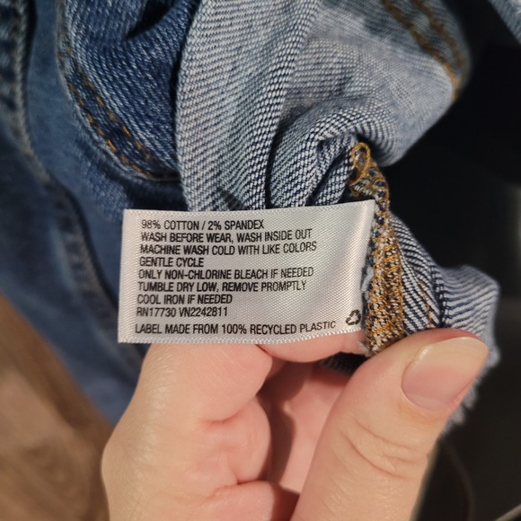 Cropped Denim Jacket Size Medium Wild Fable Frayed Hem Long Sleeve Medium Wash - Picture 9 of 10